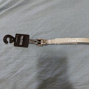 Michael Kors Sliver Metallic Skinny Belt,Size M